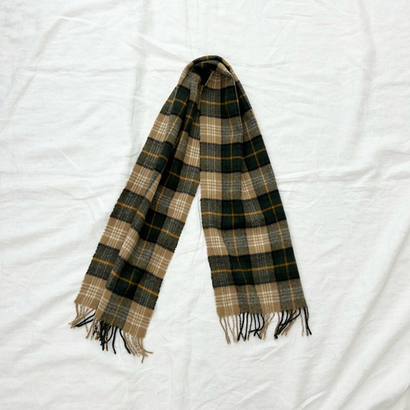 The Scotch House Lambswool Plaid Scarf Made in Scotland - Picture 5 of 6